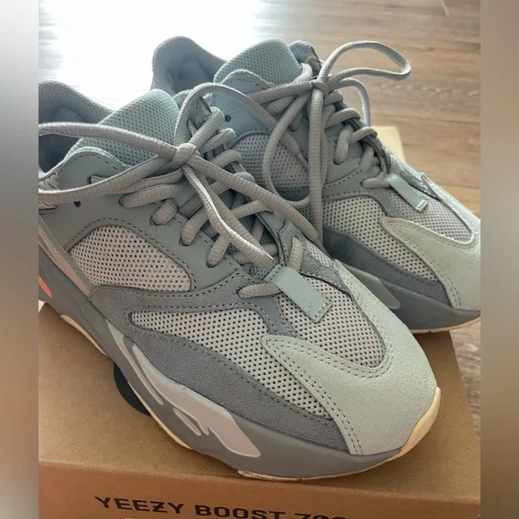 Adidas Yeezy Boost 700 Inertia Size 5 Men - Picture 4 of 5